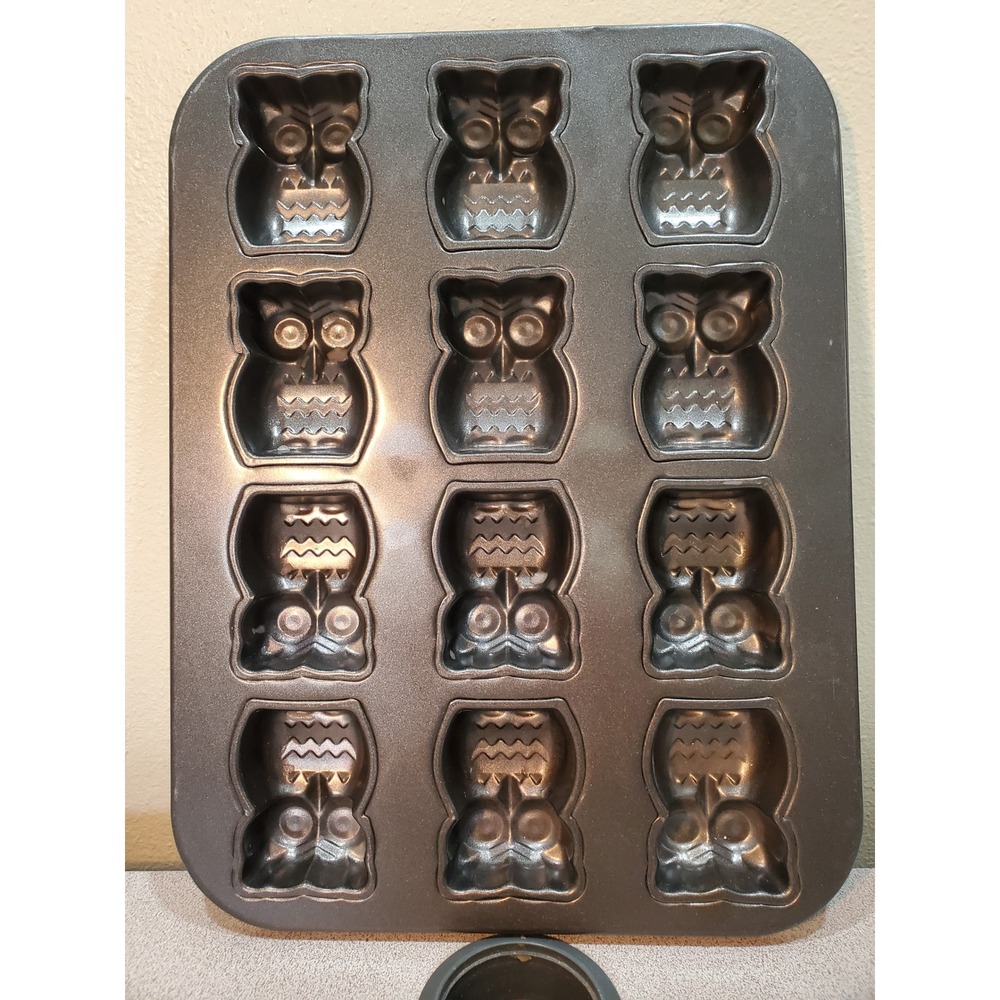 Owl Shaped Nonstick Muffin Pan 12 Cup Specialty Cupcake Baking Tin Gray